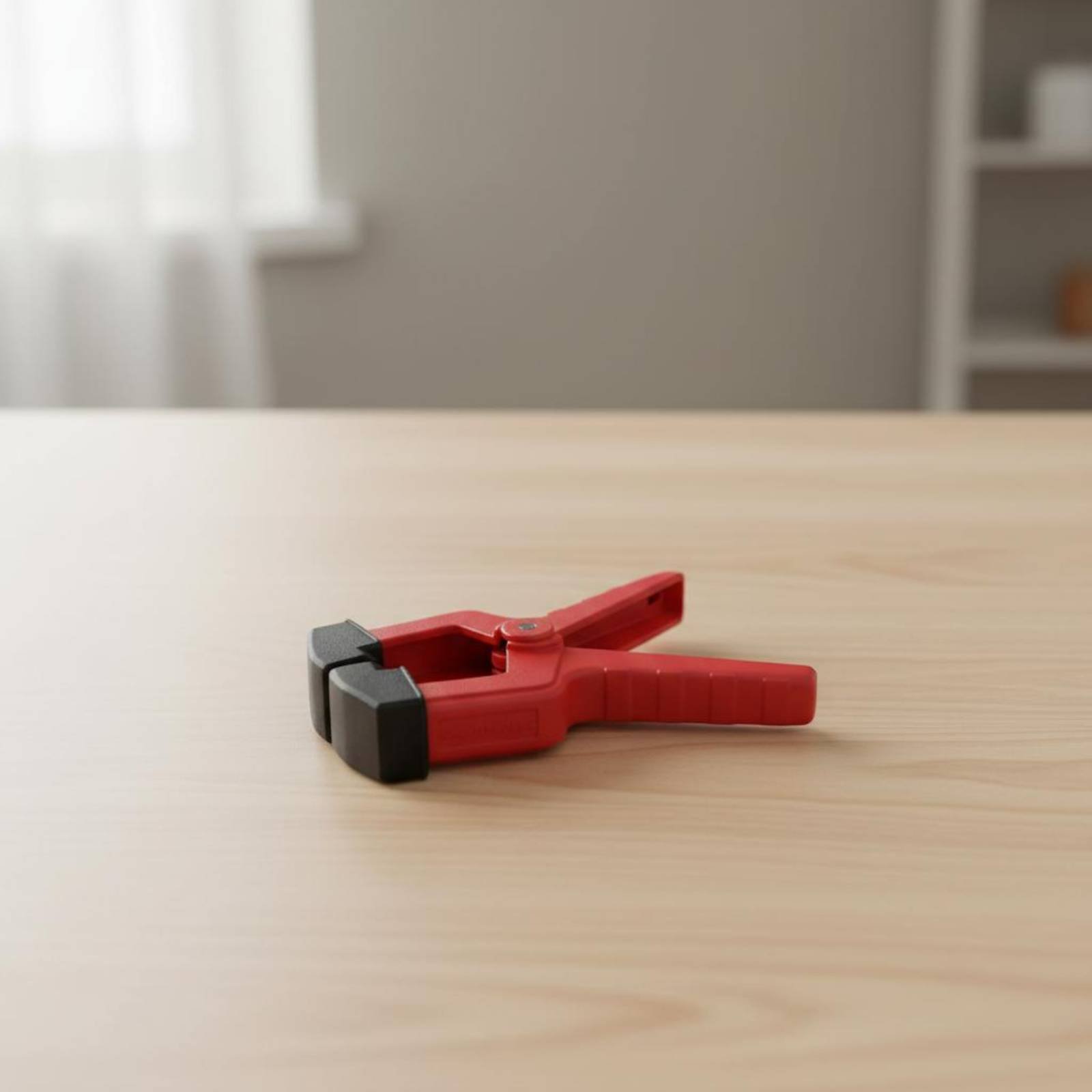 Grampo Triangular Vermelho de  - Workshop Hand Tools avaliação e preço